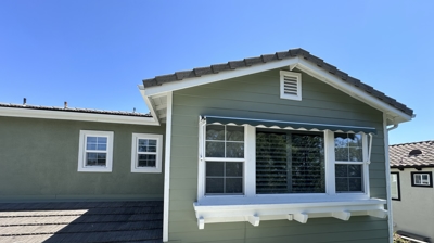 Residential Retractable Awning Photo