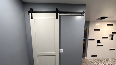 Residential Room Divider/Wall Slide Photo