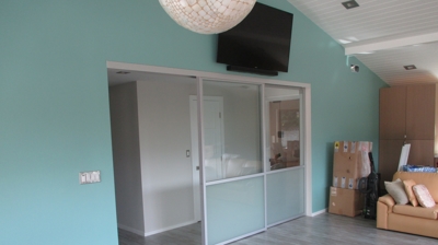 Residential Room Divider/Wall Slide Photo