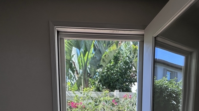 Single Door Retractable Screen Door Photo