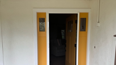 Single Door Retractable Screen Door Photo