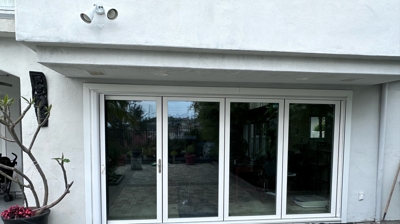 Single Door VistaView Screen Photo