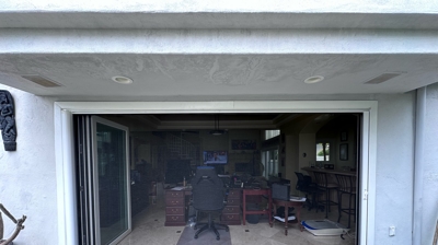 Single Door VistaView Screen Photo