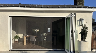 Single Door VistaView Screen Photo