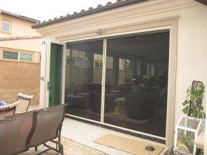 Panoramalite manual retractable screen