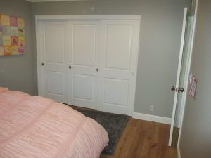 3 Panel, 3 Track Top-Hung Bedroom Closet Door