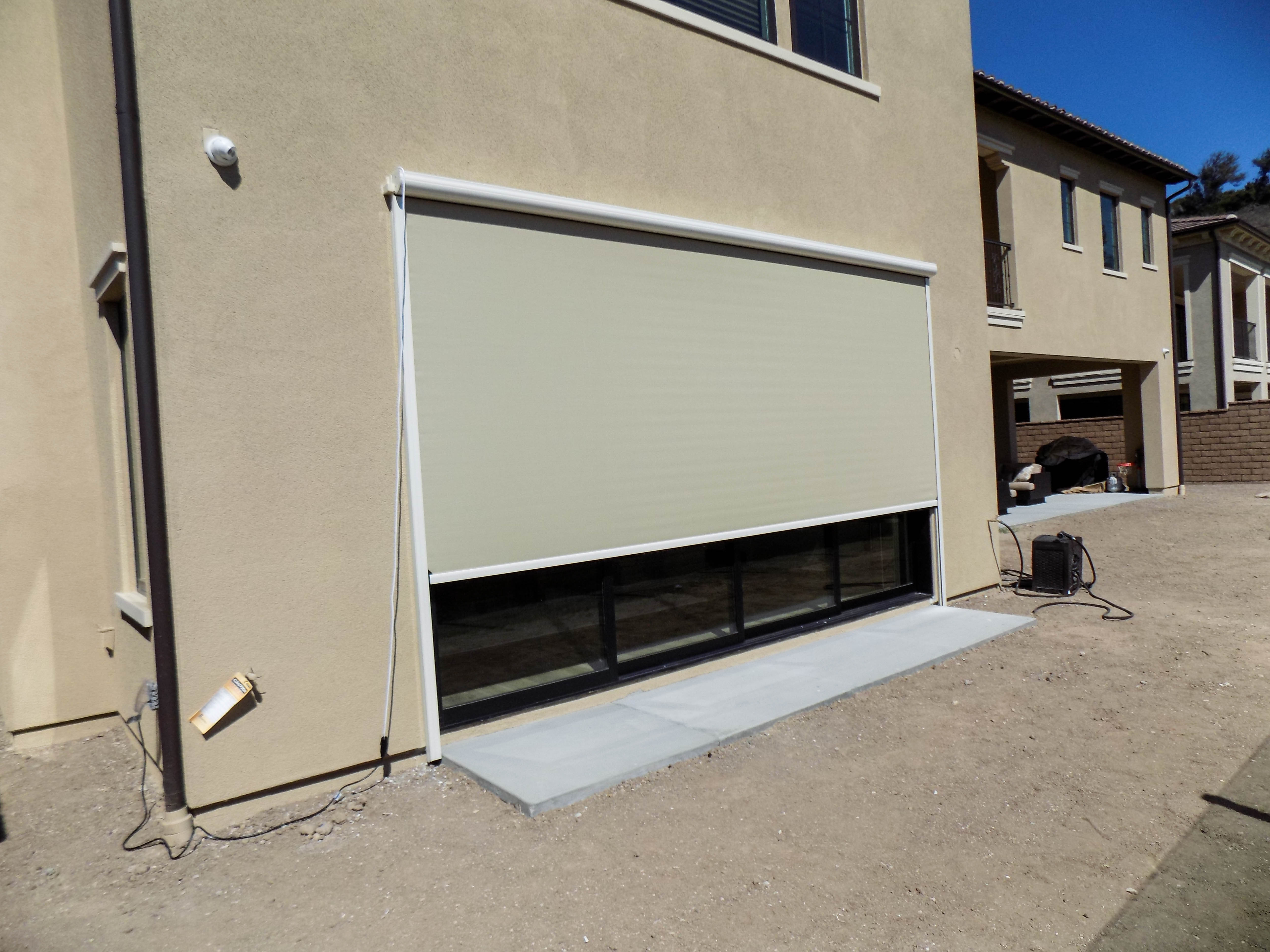 Motorized Power Screen on new home