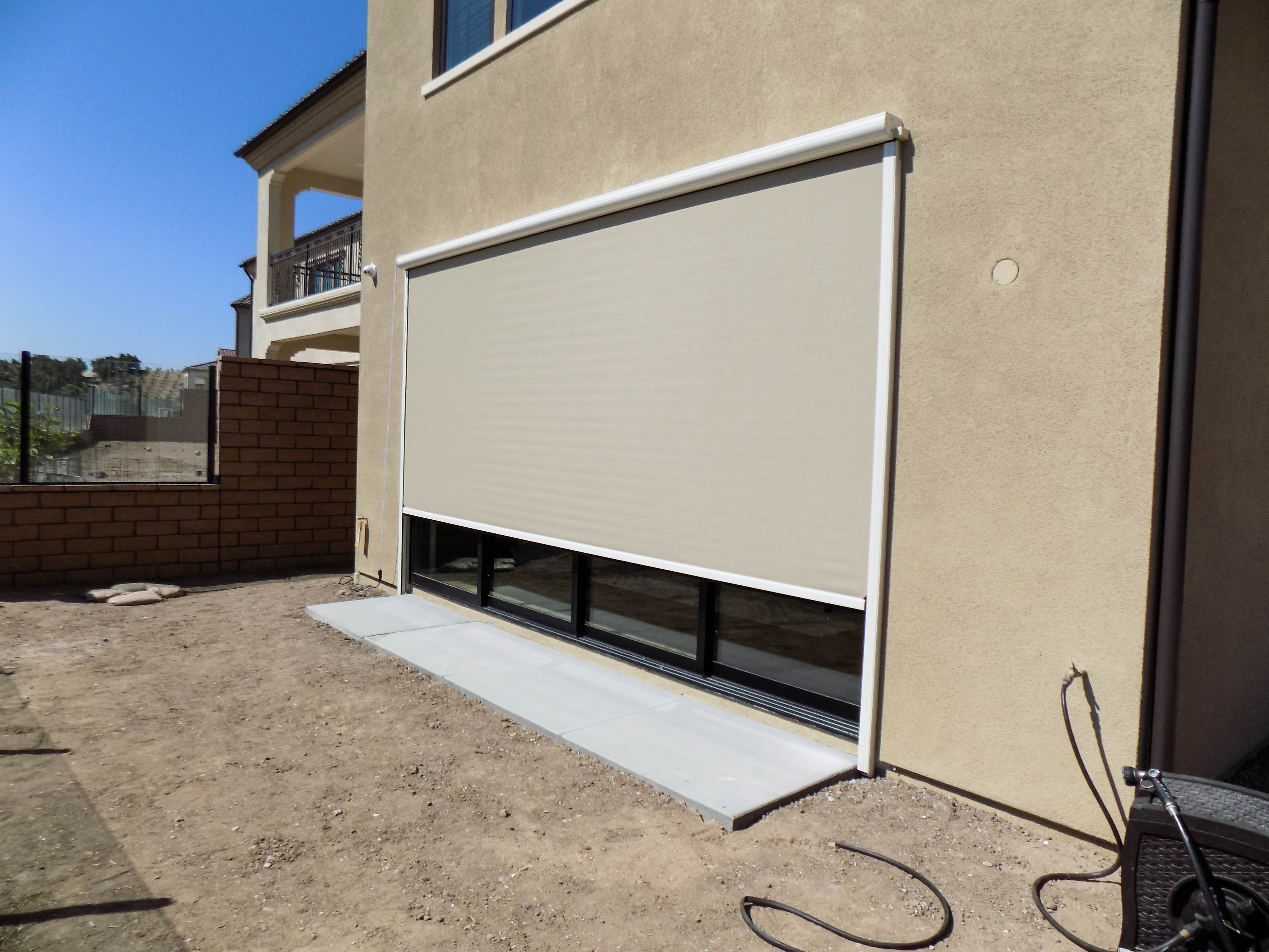 Motorized Power Screen on new home